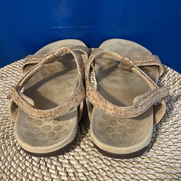 Women’s VIONIC Farra Tan Strappy Orthotic Arch
Support Sandals Size 11 - Picture 5 of 8